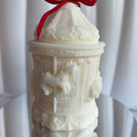 Kalėdinė figūrinė žvakė "Karuselė"