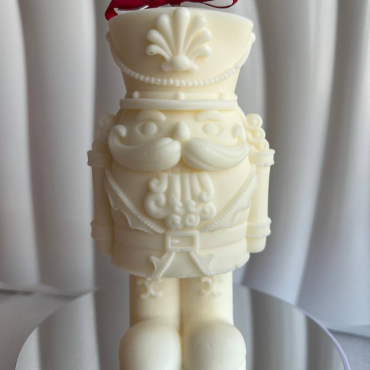 Kalėdinė figūrinė žvakė "Spragtukas"