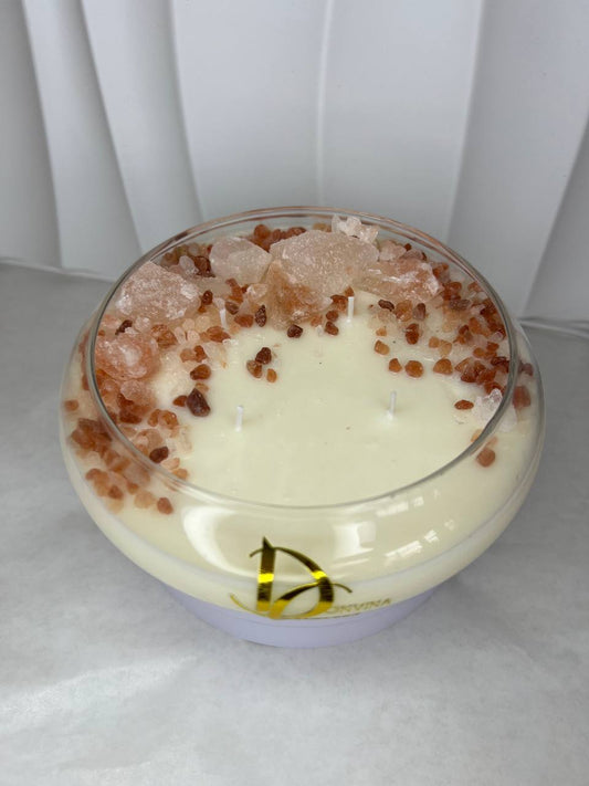 Žvakė indelyje su Himalajų druska